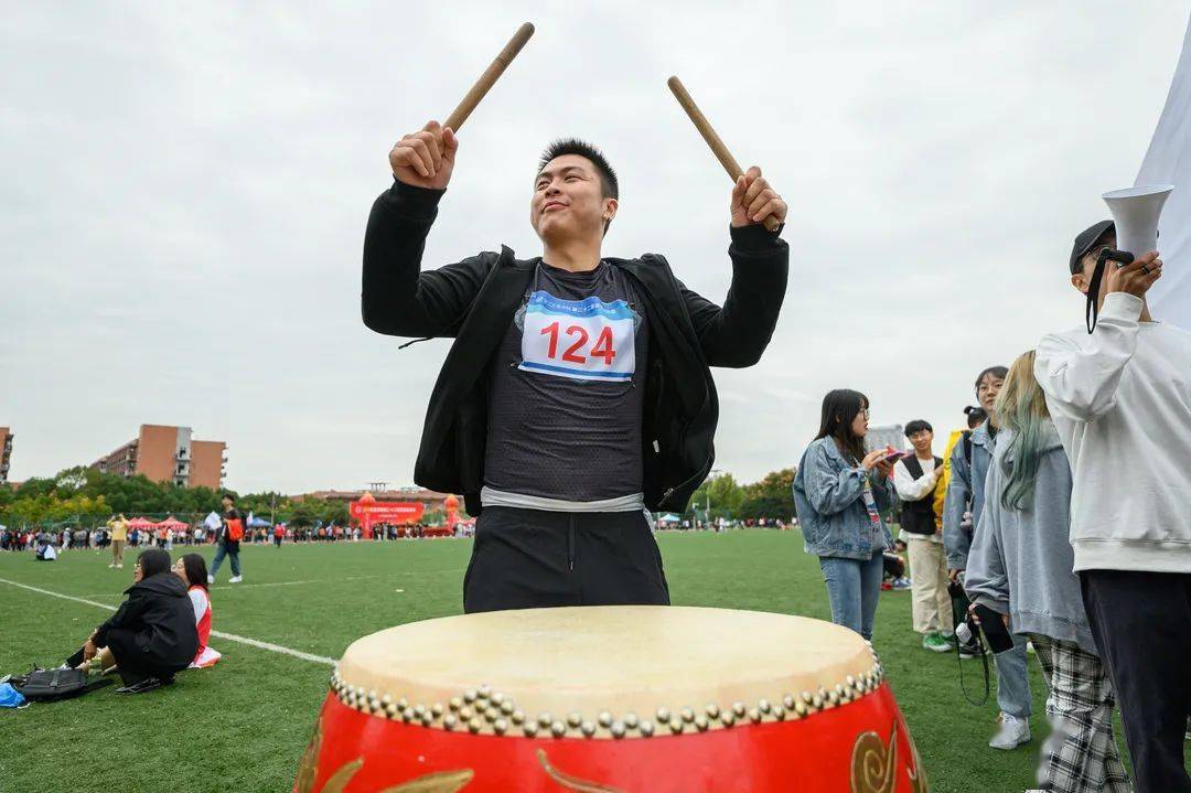 关于激烈数月的角逐终告一段落，战绩可喜值得关注的信息