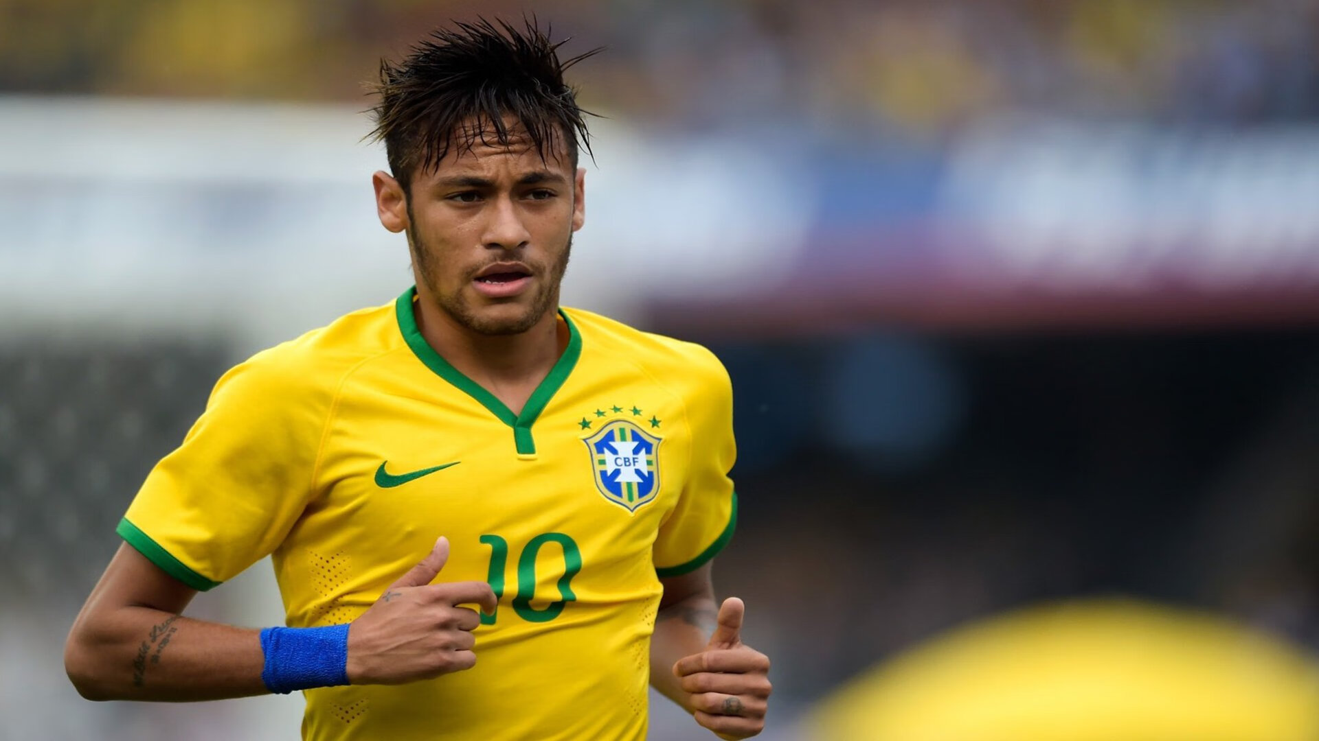 表现优异引爆全场！费德勒意外战胜利物浦气势如虹延续